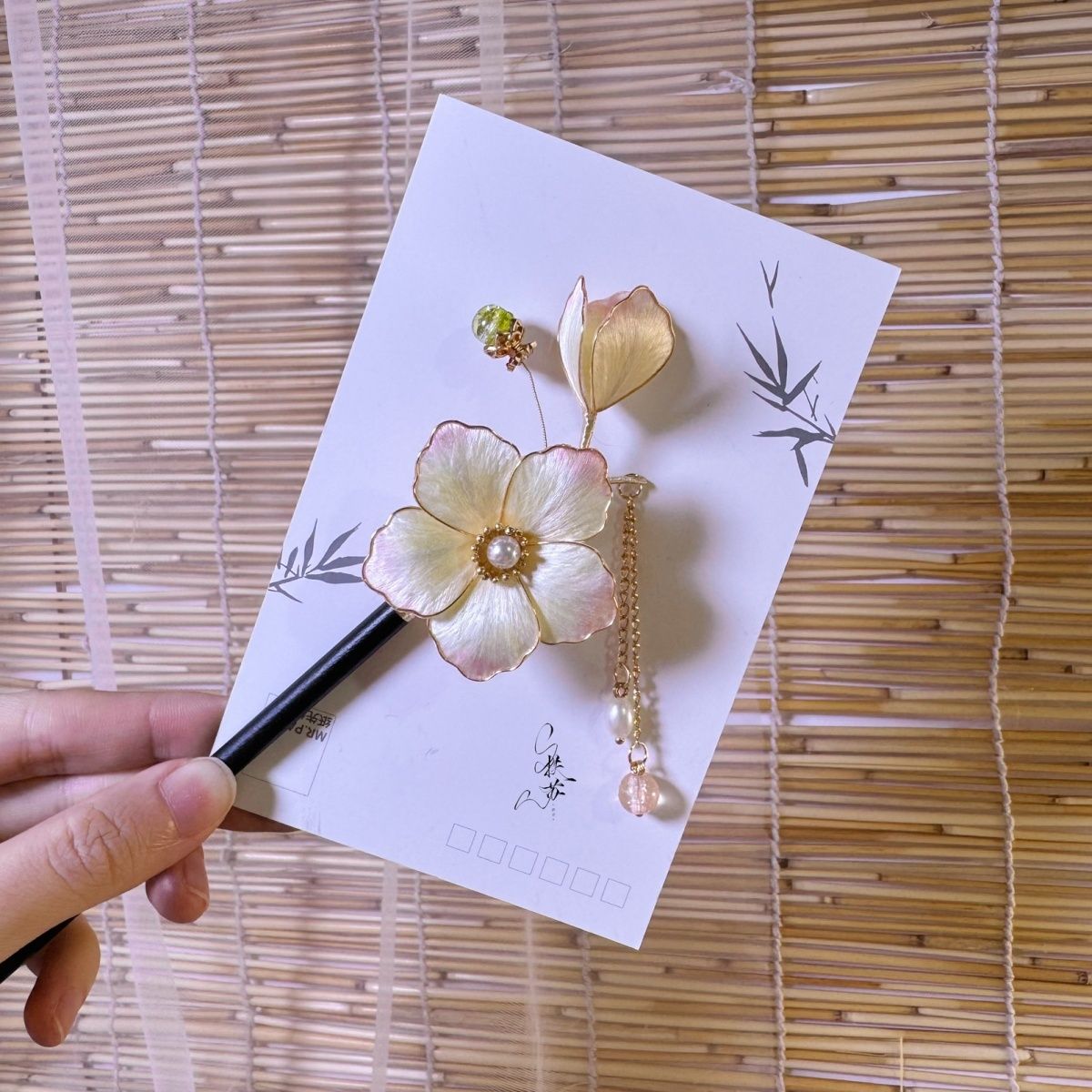 Silk flower hairpin with tassel and curly hairpin