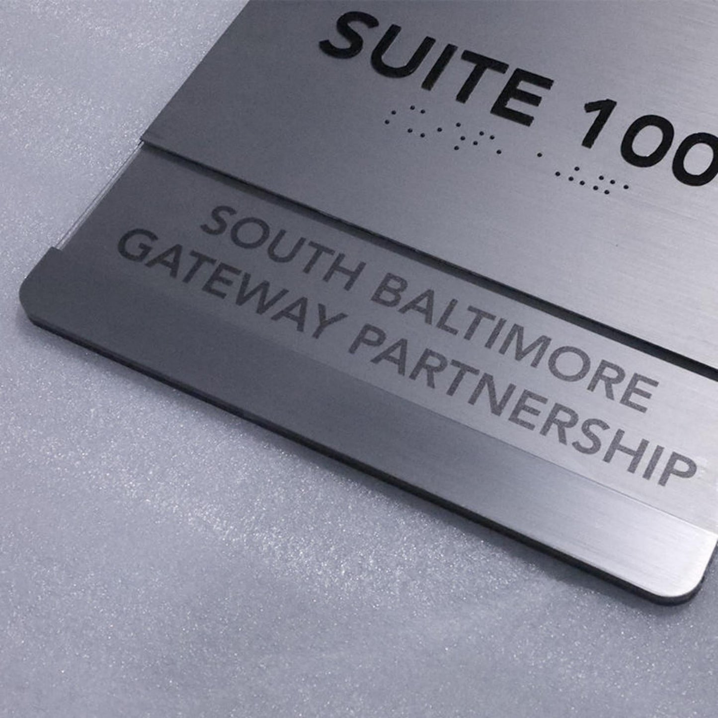 Silver Brushed Metal Plates Stainless Steel Sign Wall Mounted Braille Signage Directional Signs
