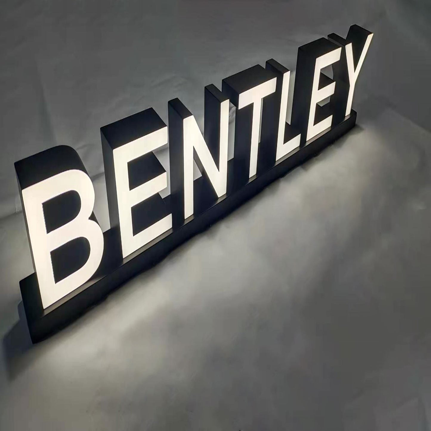 Custom LED Desk Top Sign Free Standing Table Sign Advertising Display Logo Double Side Illuminate Acrylic Letter Sign