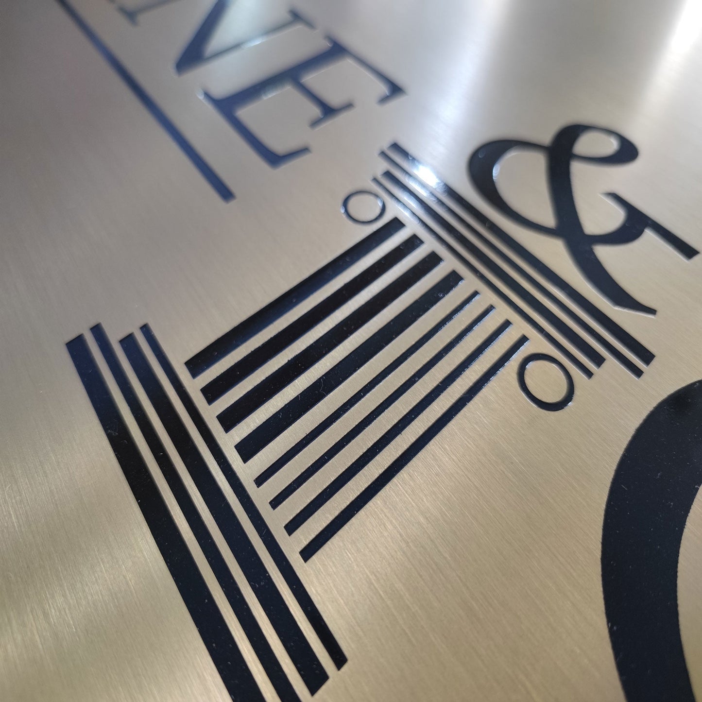 Custom Acceptable Outdoor Decorative Metal Logo Engraved Plate Etched Commercial Brass Plaque Sign