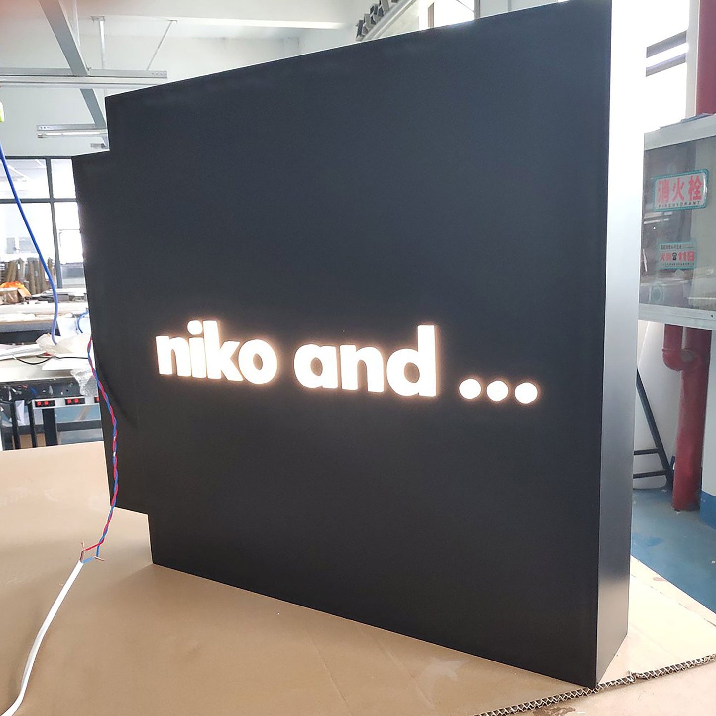 Custom Metal Double Sided Projecting Led Light Box Storefront Signs Blade Sign Outdoor Signage