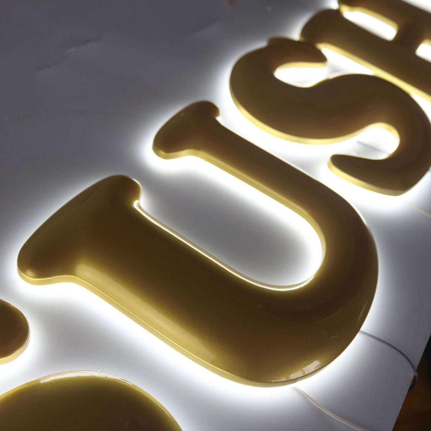 Sign Maker Manufacturer Custom 3D Backlit Acrylic Letter Signage Lighted Company Logo Name Gold Led Illuminated Sign