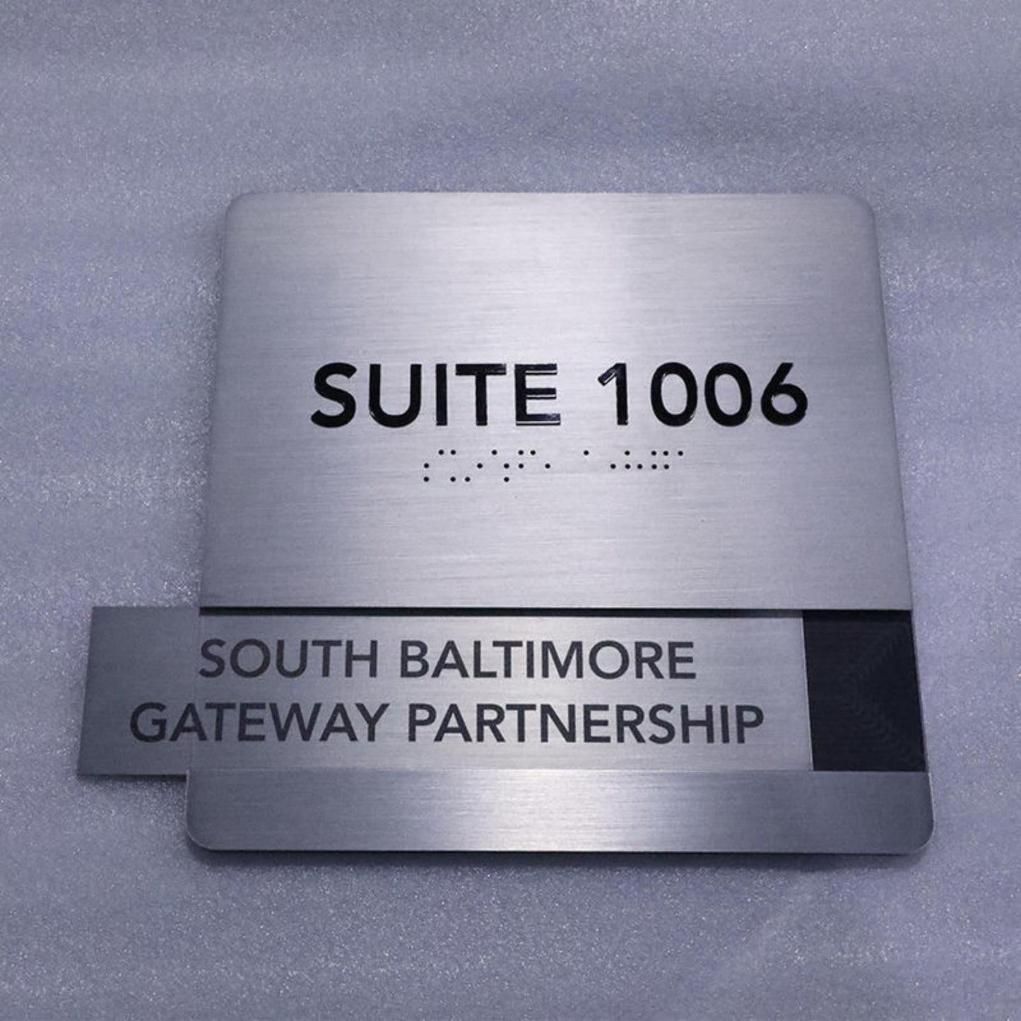Silver Brushed Metal Plates Stainless Steel Sign Wall Mounted Braille Signage Directional Signs