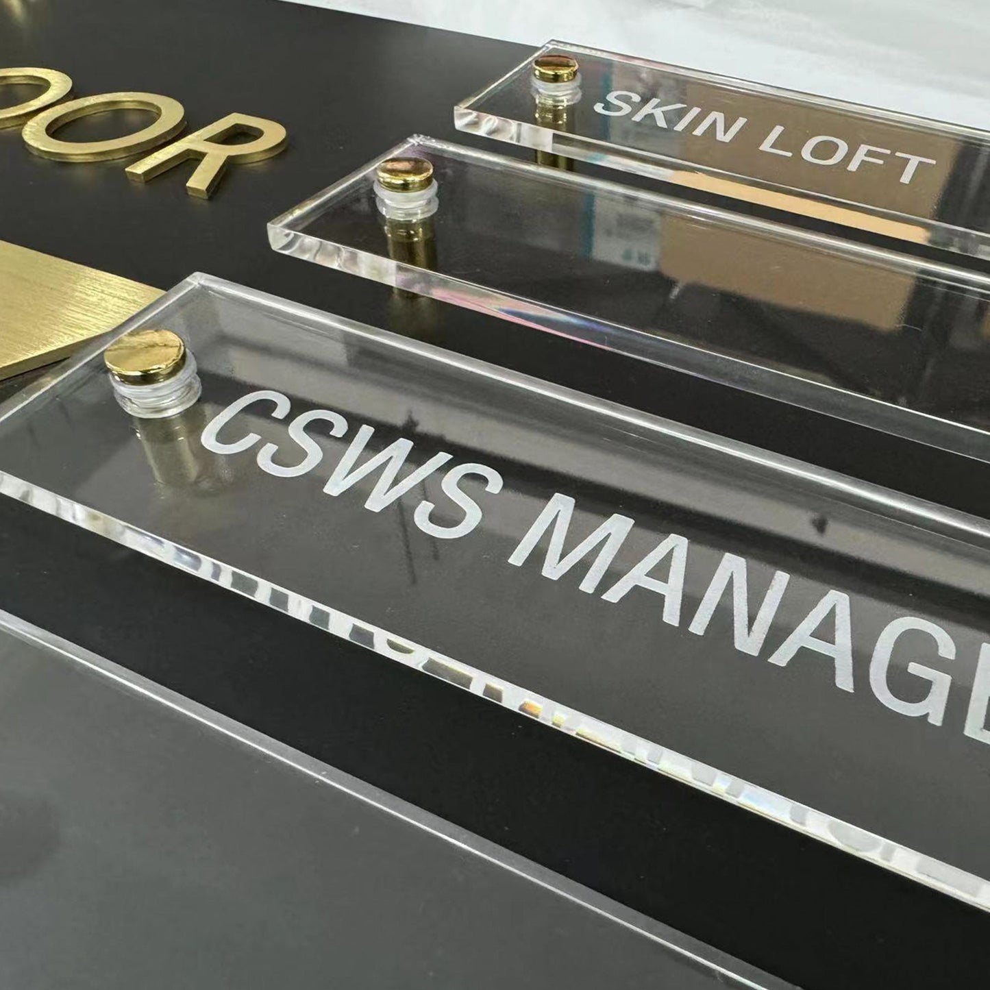 Personalized Acrylic Plaque Sign Wall Mounted Directional Signs Custom Company Indoor Room Way-finding Signages