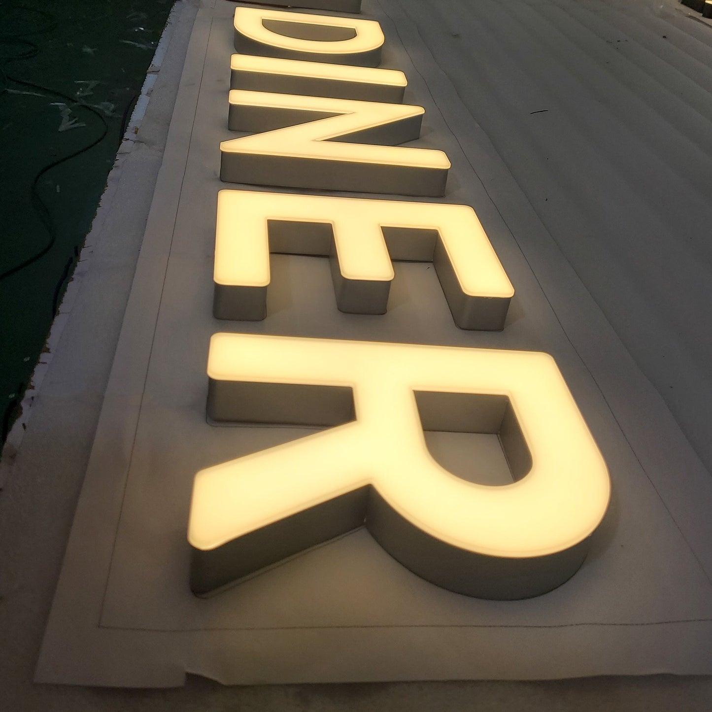 Waterproof Exterior 3D Led Shop Signage Logo Electronic Business Channel Letter Sign Smoke Shop Custom Signage