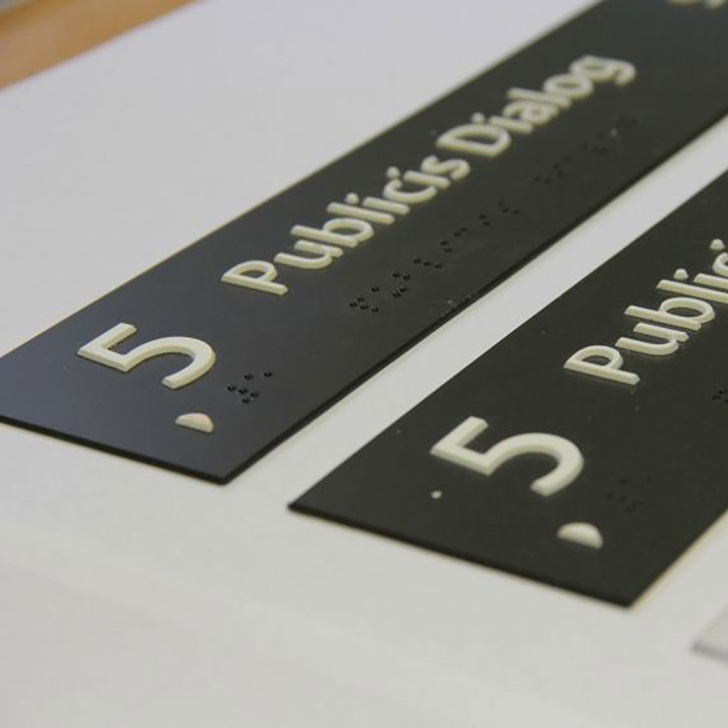 Custom Hotel Reception Sign Restroom Braille Signage Interior Sign Wall Braille Directional Sign