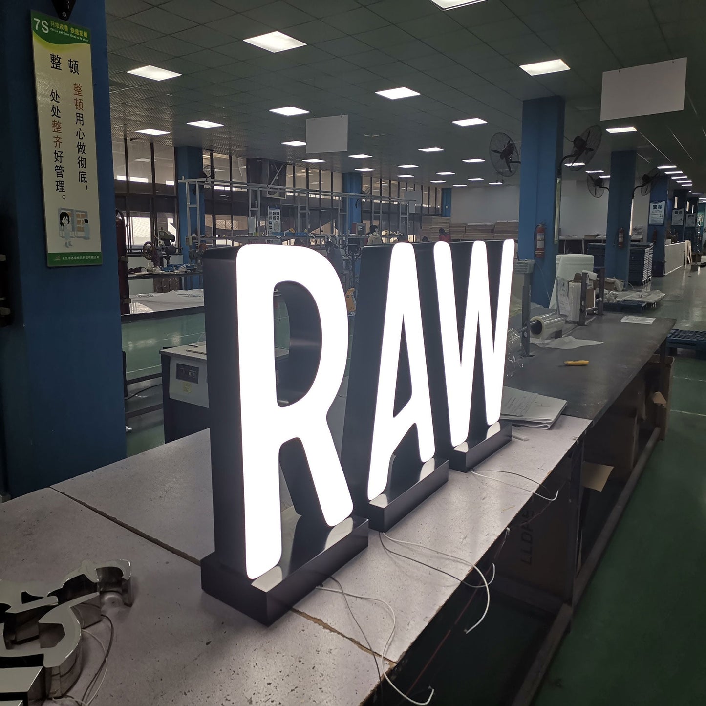 Custom Outdoor 3d Led Channel Letters Sign Giant Large Free Standing Front Illuminated Acrylic Letters Mall Signage