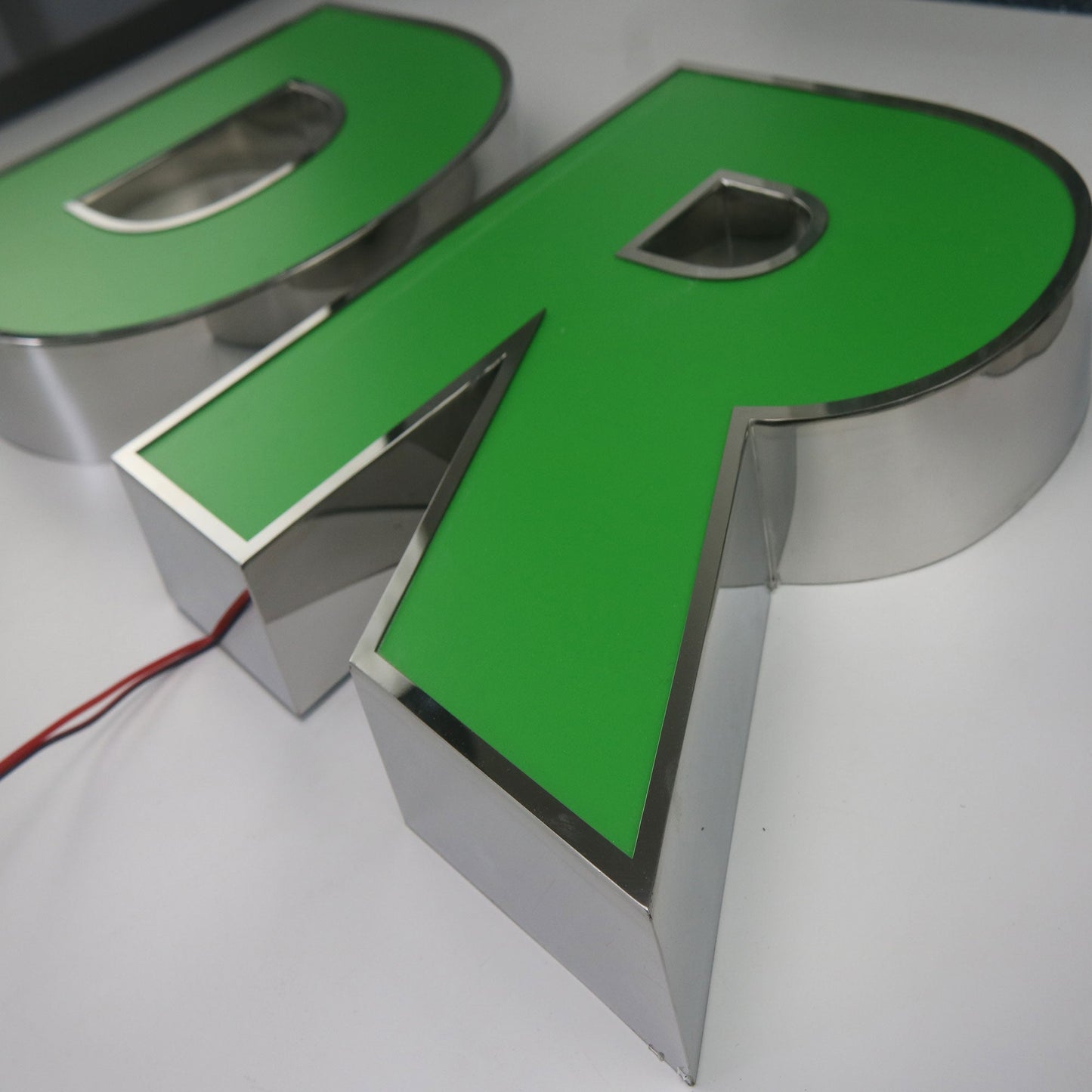 Custom logo signs letters shop signs led acrylic channel letters wall mounted business sign for company brand name