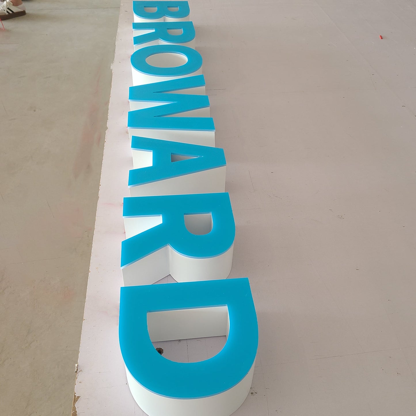 Custom Wall Letters Signage Outdoor Illuminatad Channel Letter Signs 3D Lighting Stainless Steel Letters Advertising Signages