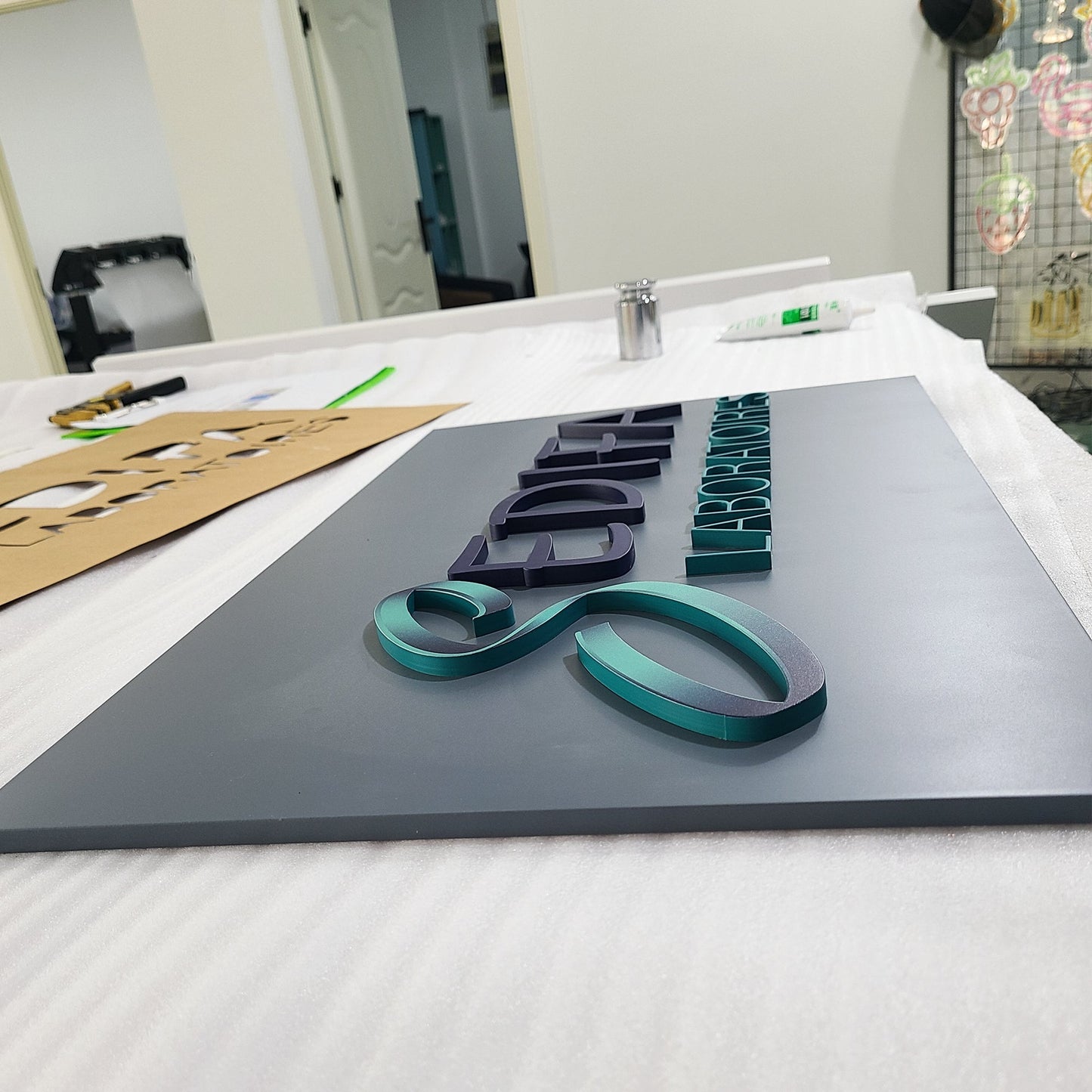 Custom Office Sign Self Adhensive Acrylic Plate Sign Door Front Wall Signs Company Receptions Brand Logo Display