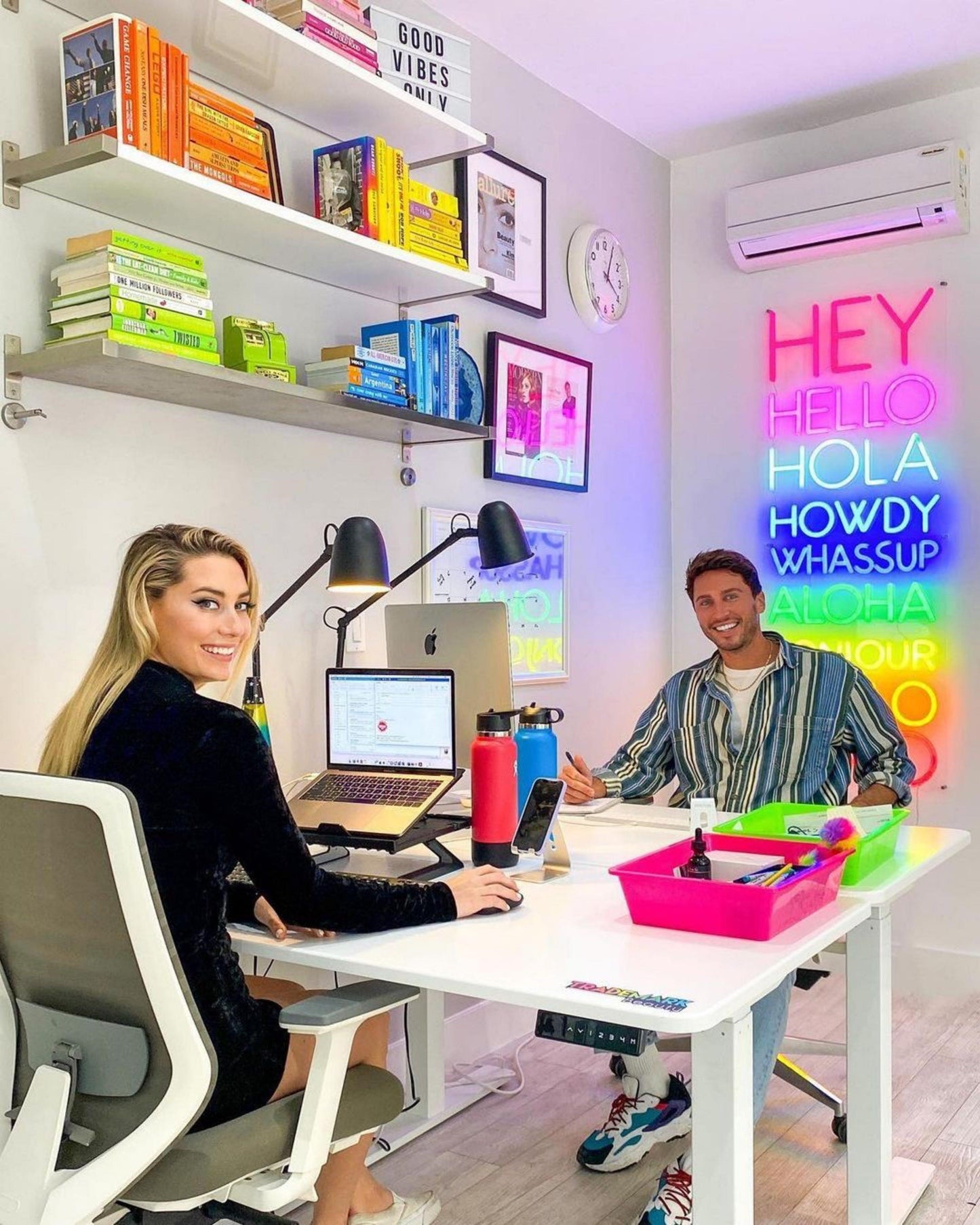 HEY HELLO HOLA neon signs