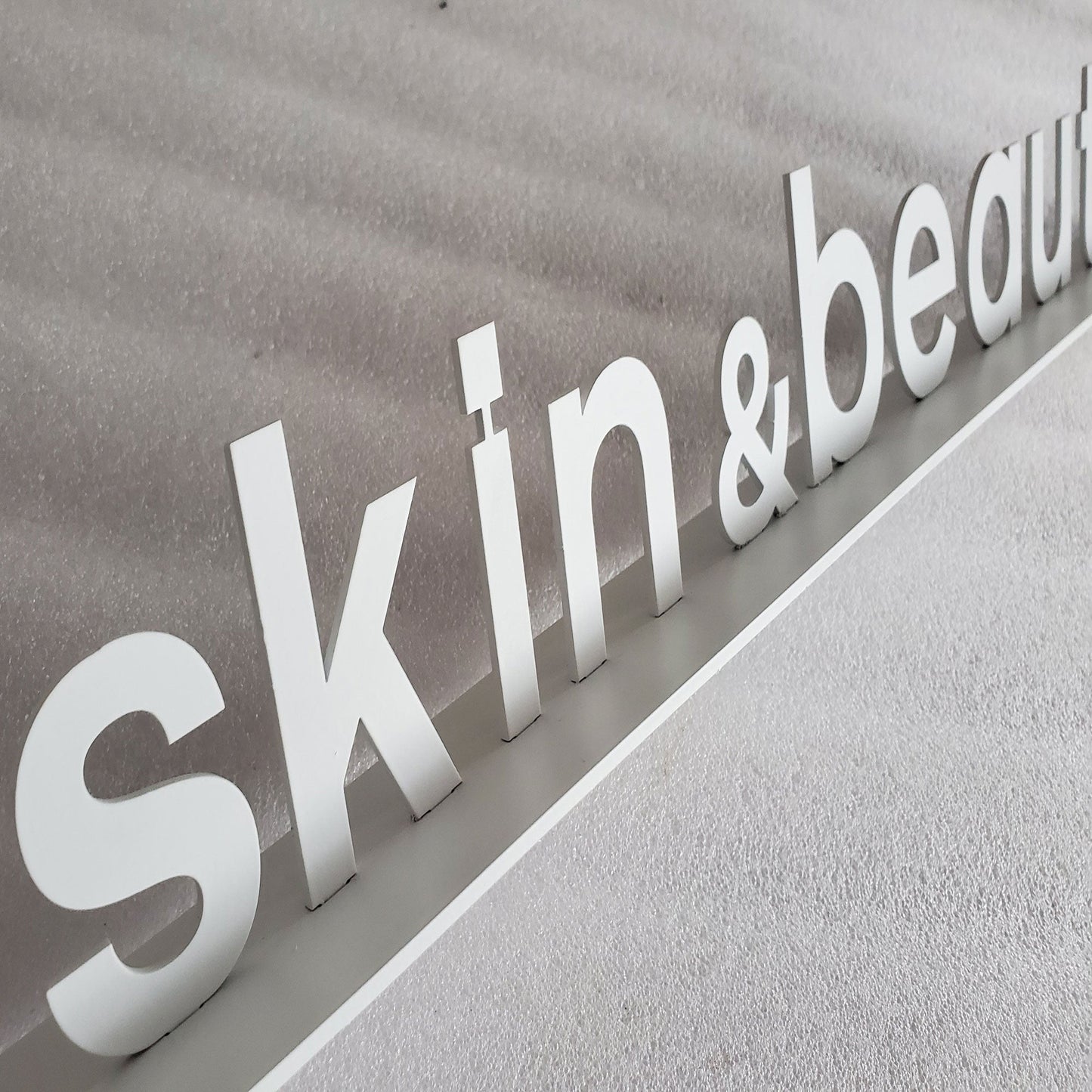 Desk Top Sign Free Standing Table Sign Metal Solid Cut Advertising Letter Signs for Indoor