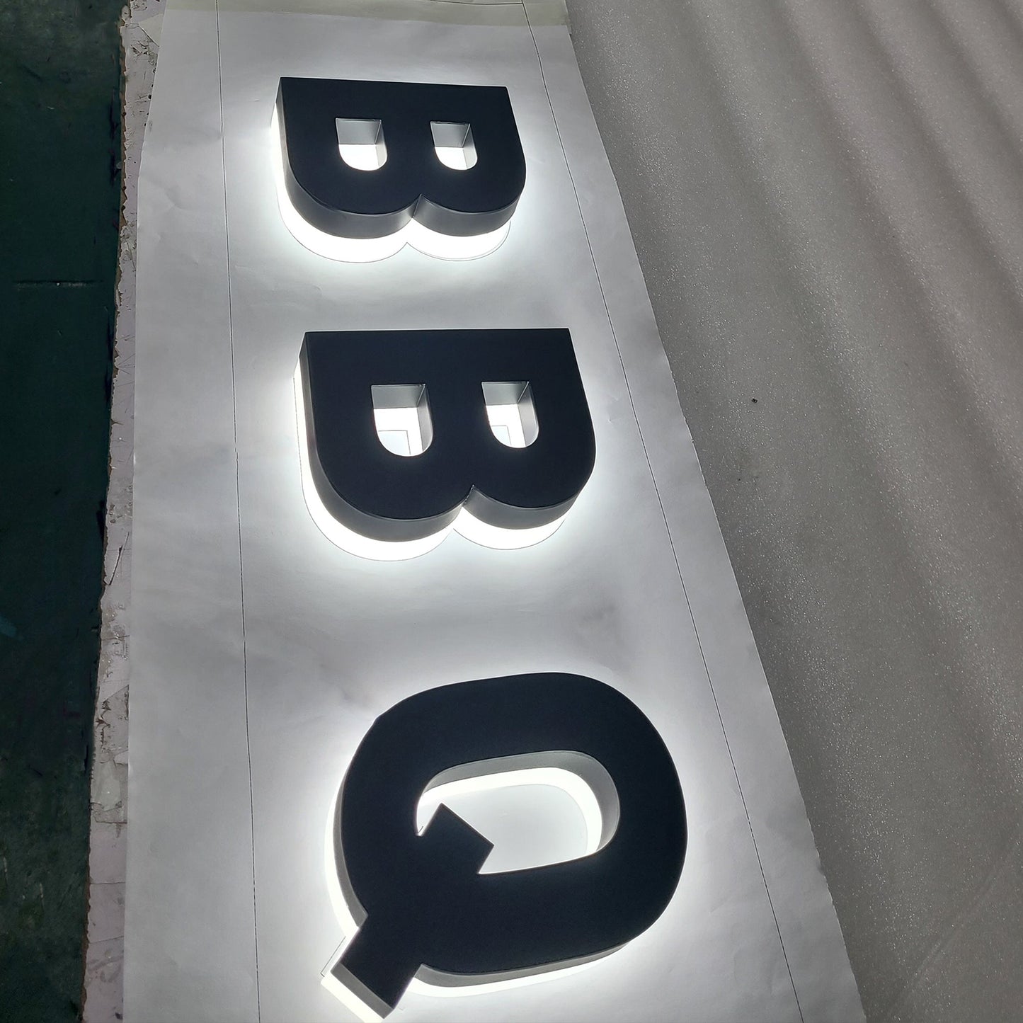 Custom 3D LED backlit stainless steel reverse channel letters exterior company decoration halo lighting logo sign