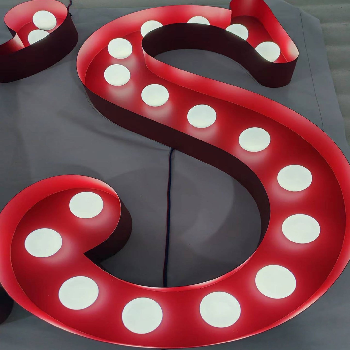 Waterproof Outdoor Marquee Letters Giant Size Stainless Steel Signage Color Painted Illuminated Channel Letters Sign