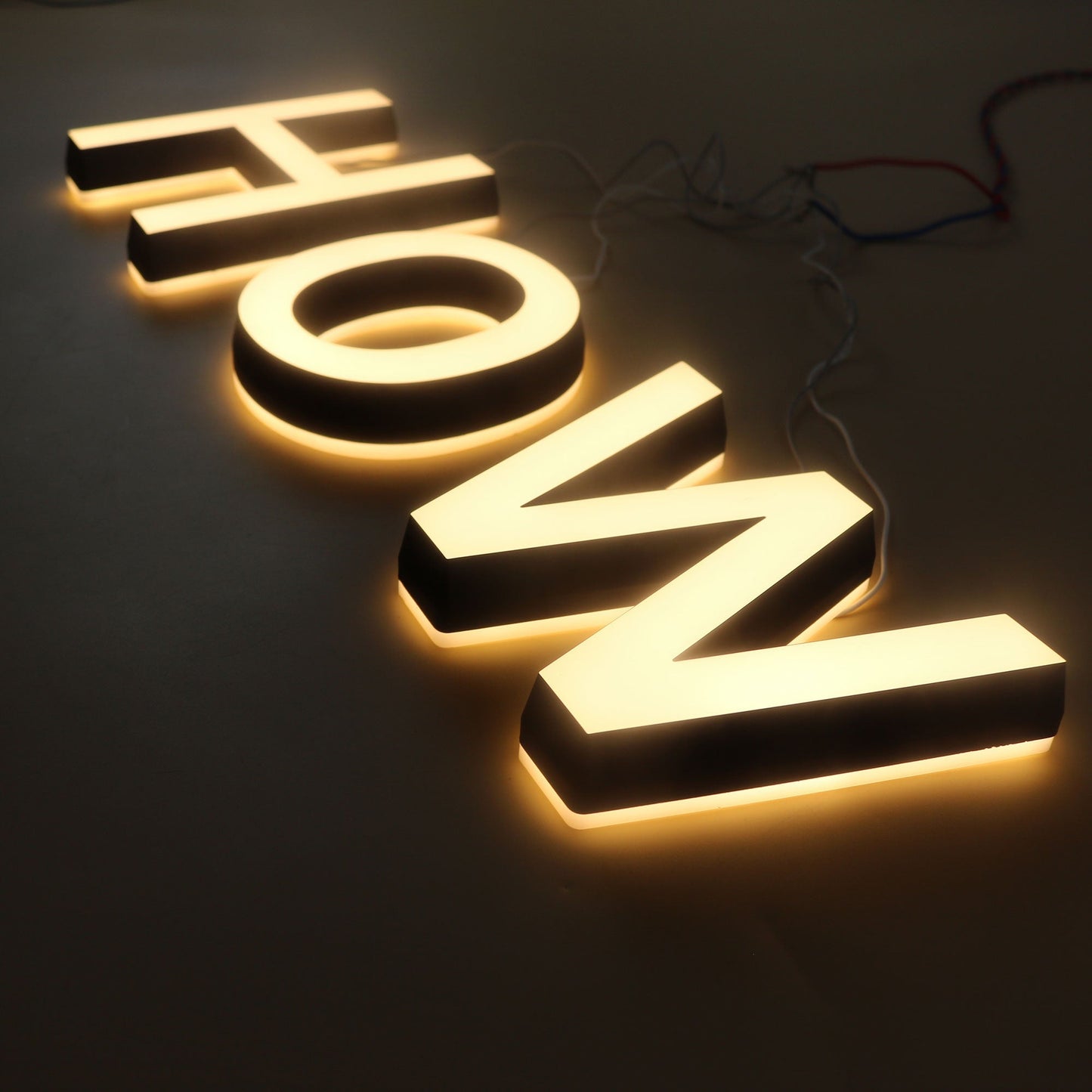 Storefront Acrylic Mini Led Lighted Solid Customized Letters 3D Shop Signage Advertising Painted Sign Letters