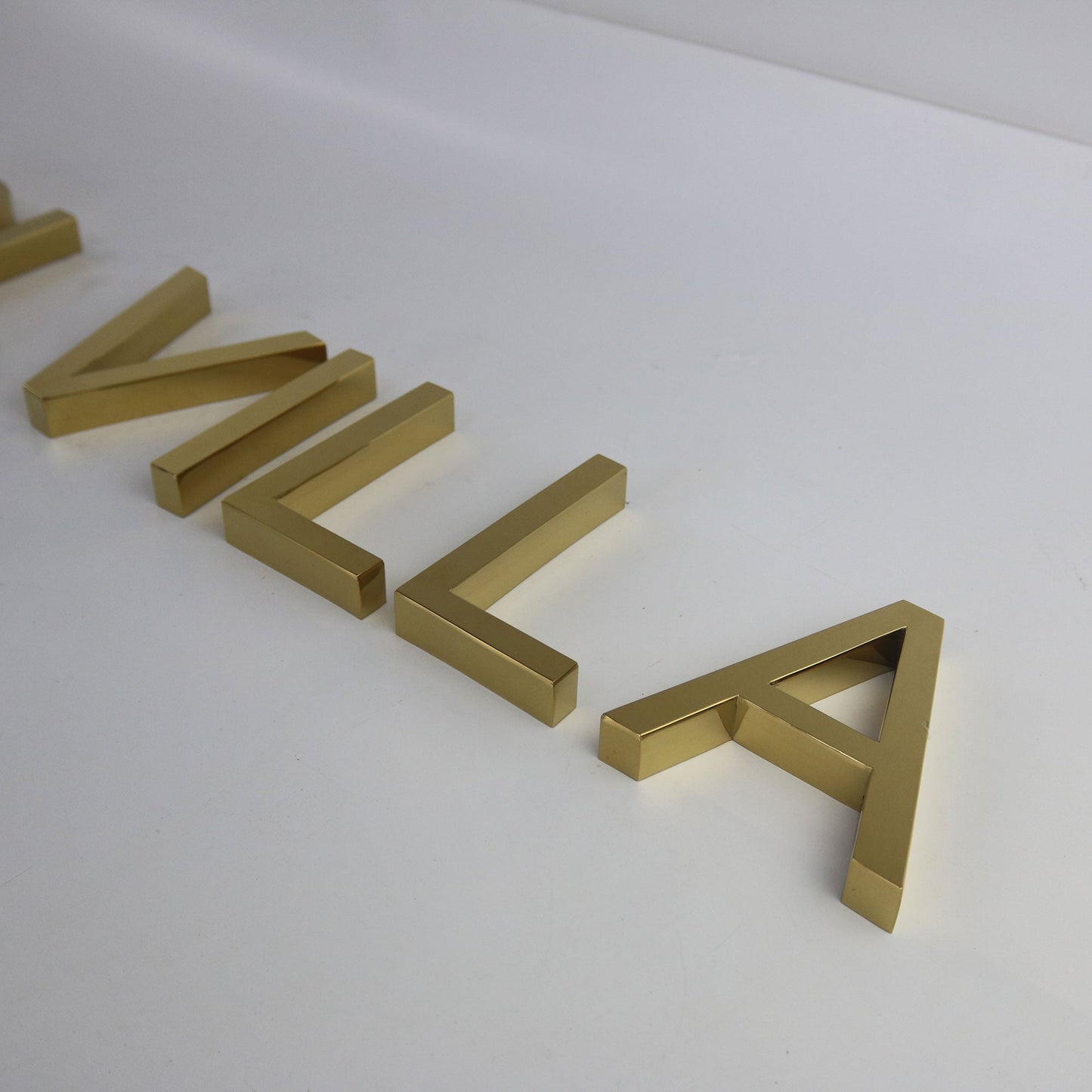 Customized Gold Stainless Steel Channel Letter Sign with Coating 3D Metal Name for Company Restaurant Shop