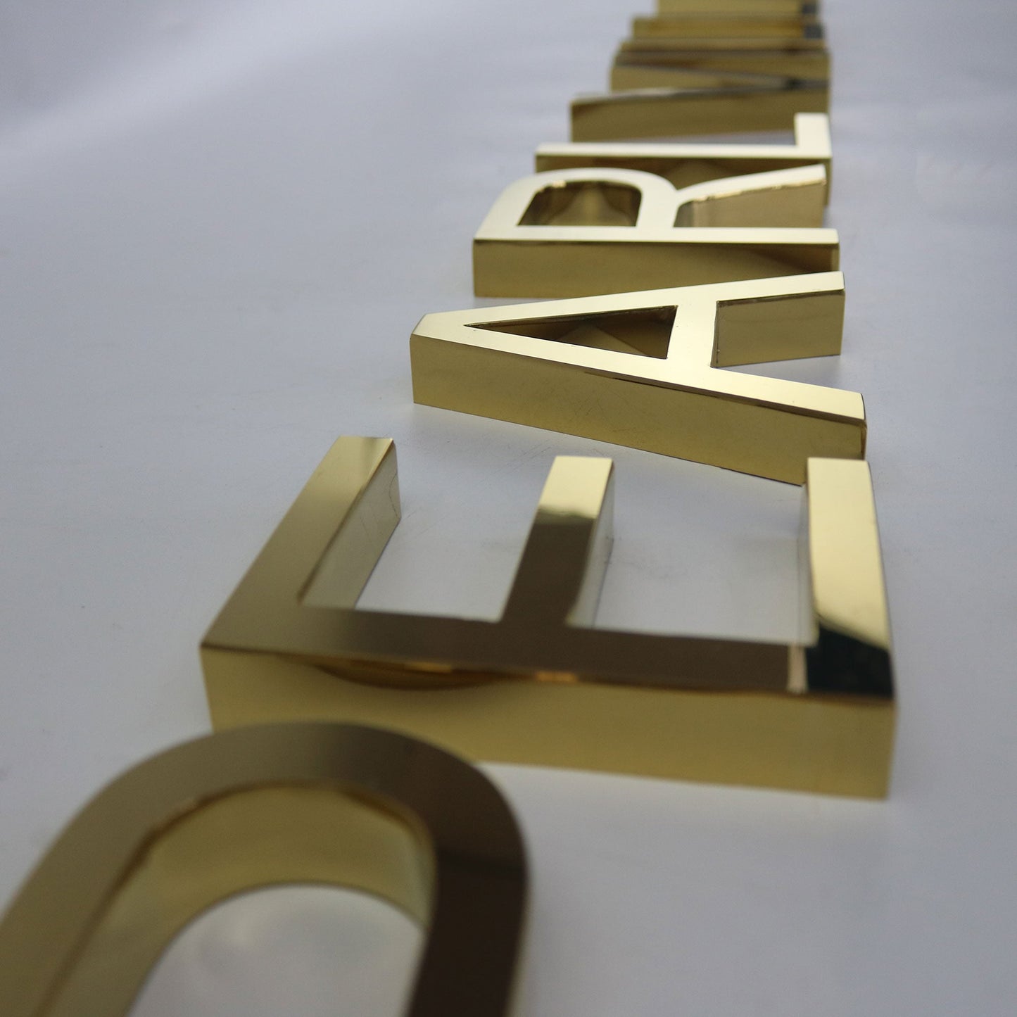 Customized Gold Stainless Steel Channel Letter Sign with Coating 3D Metal Name for Company Restaurant Shop