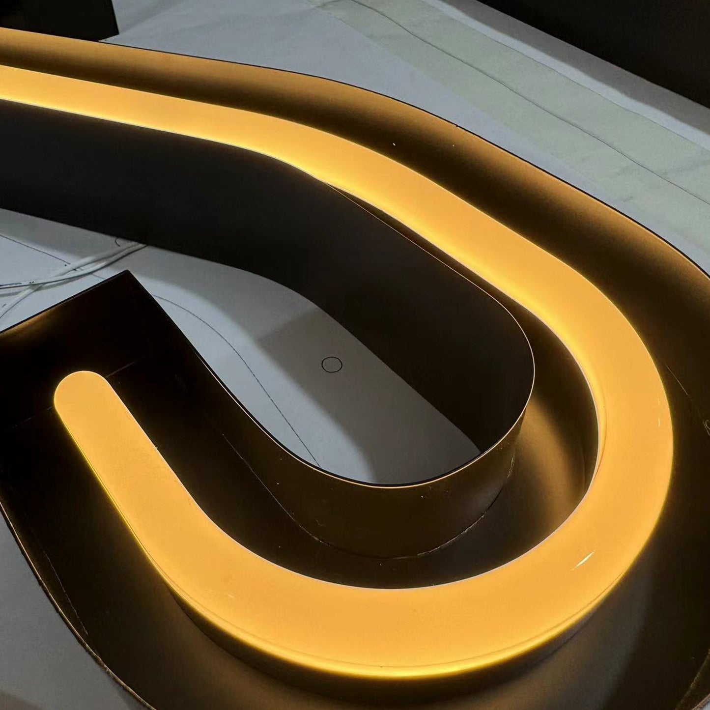 Custom 3d Metal Channel LED Faux Neon Light Retail Shop Led Signage Letters  Barber Shop Signage
